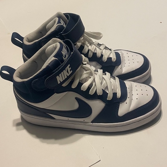Nike Big Kids Court Borough Mid 2 Casual Sneakers in White and Navy Blue in 5.5Y - Picture 6 of 10